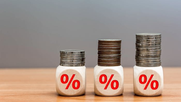 Cubes with Percentages and Coins
