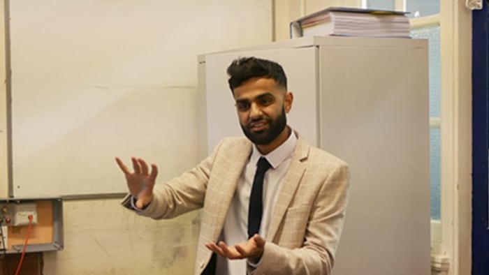 ShabbirMellick_presenting_620.jpg